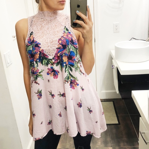 Free People Tops - Free People beautiful top. Size Small